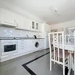 Pineview Terrace And Pool Apartman