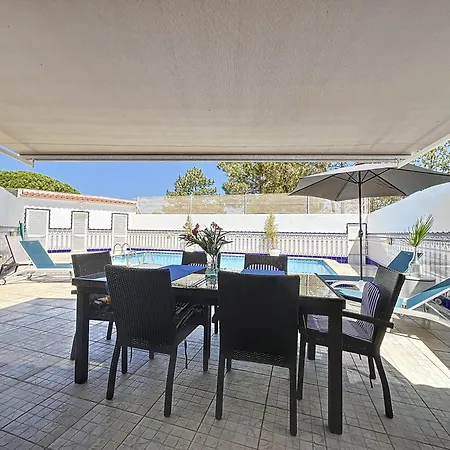 Pineview Terrace And Pool Apartment
