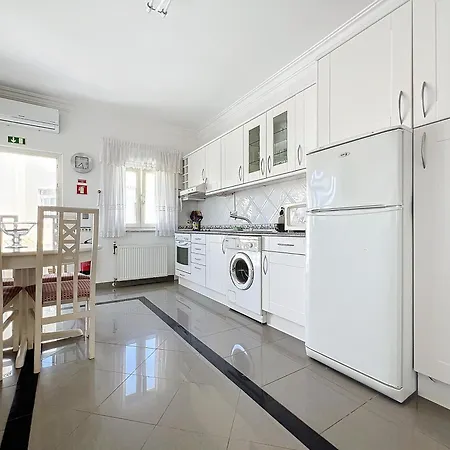 Pineview Terrace And Pool